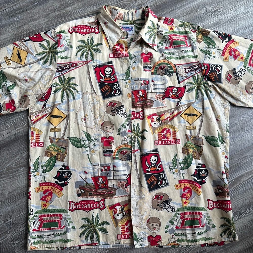 NFL Buccaneers Cream and Red Casual Shirt